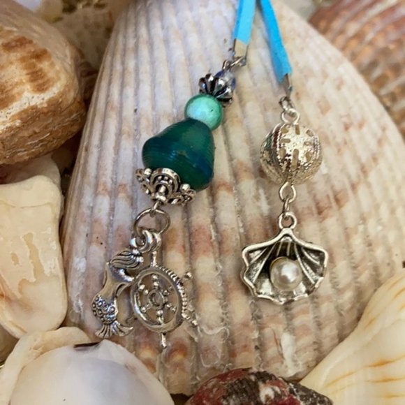Mermaid 🧜‍♀️ Pearl beach Inspired Bookmark green - Picture 1 of 9